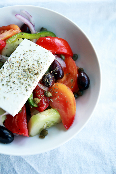 authentic greek salad | www.perpetuallychic.com