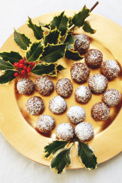 Gingerbread Bourbon Balls | Perpetually Chic