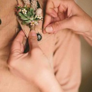 How to Make a Simple Boutonnière by Rosehip Flora, photo by Julie Cope | Perpetually Chic