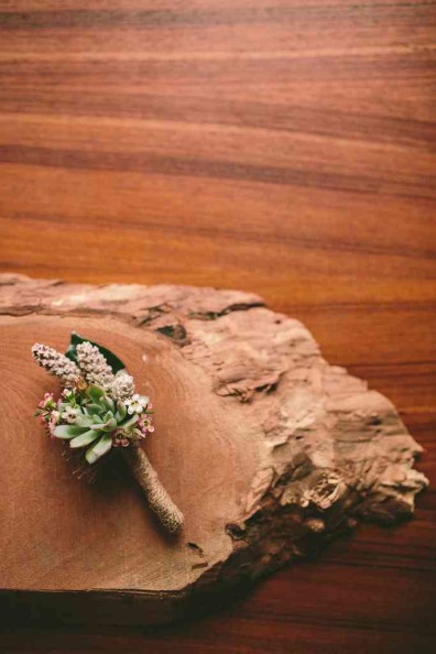 How to Make a Simple Boutonnière by Rosehip Flora, photo by Julie Cope | Perpetually Chic